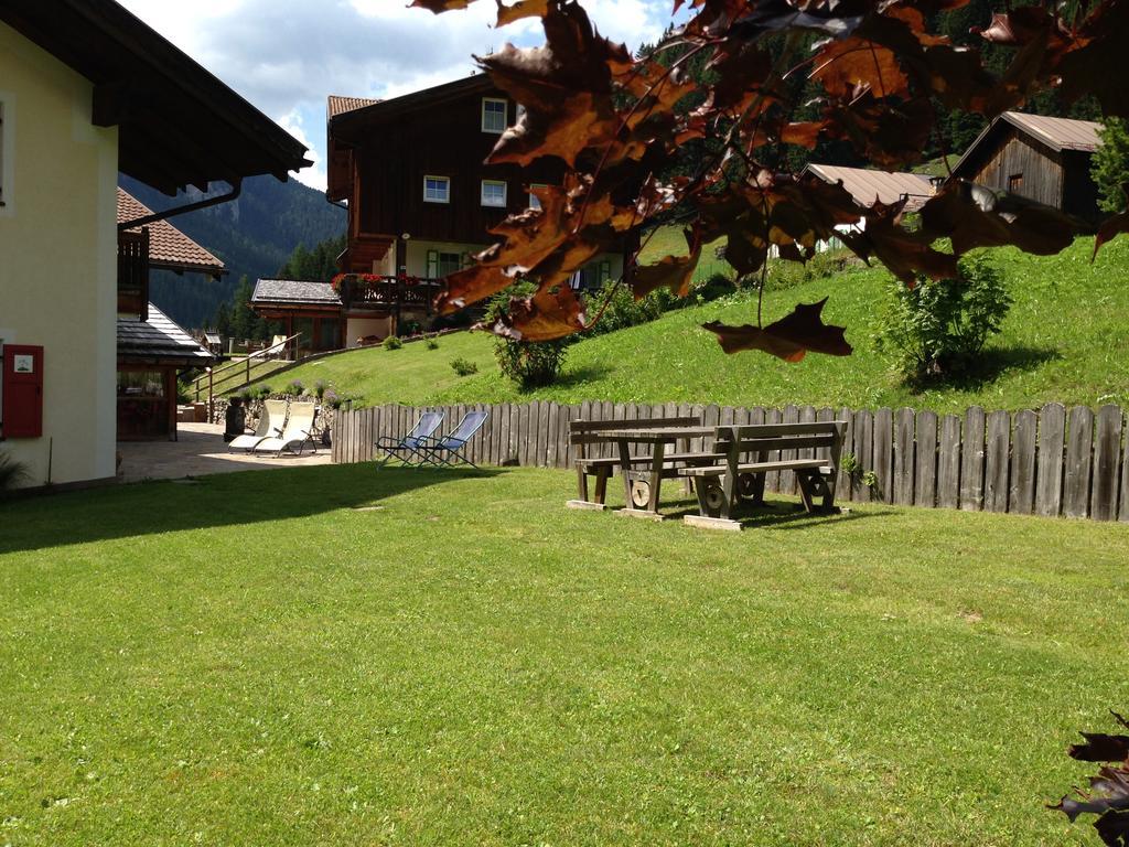 Appartamenti Chalet Orchidea Canazei Exterior foto